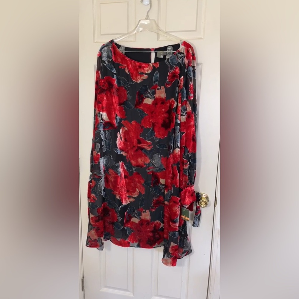 NWT Women’s Gray & Red Velvet Floral Dress Size 24W Tunic Top Fully Lined